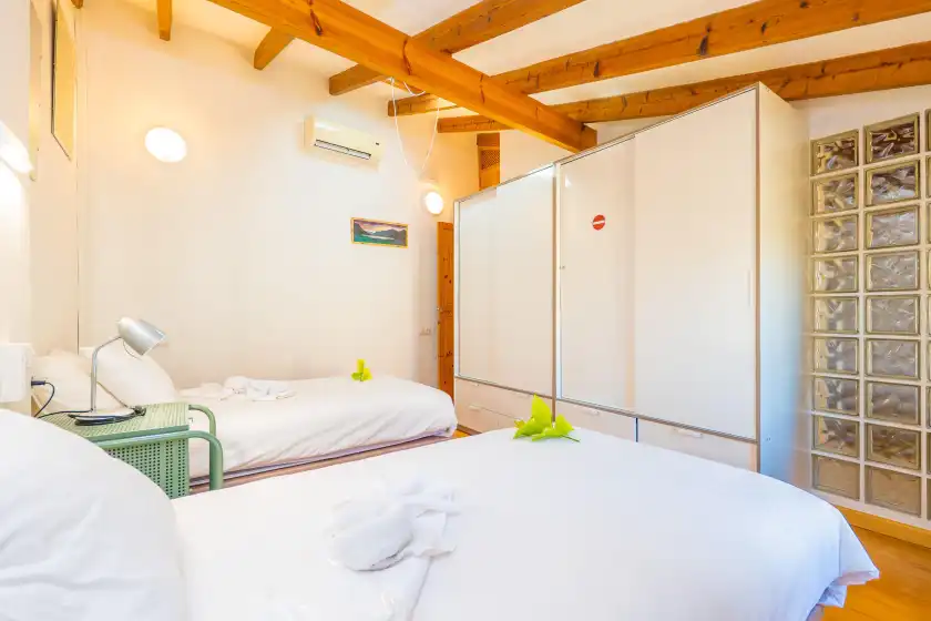 Holiday rentals in Can mateu (campanet), Campanet
