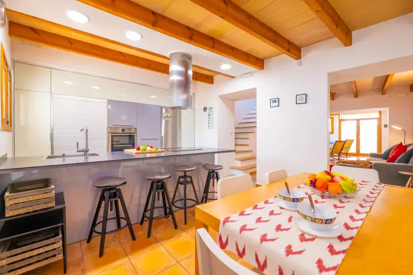 Holiday rentals in Can mateu (campanet), Campanet