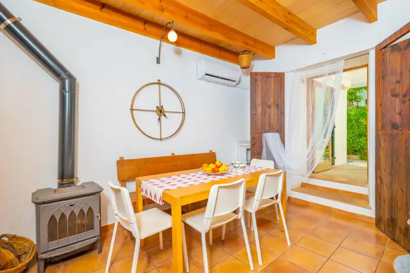 Holiday rentals in Can mateu (campanet), Campanet