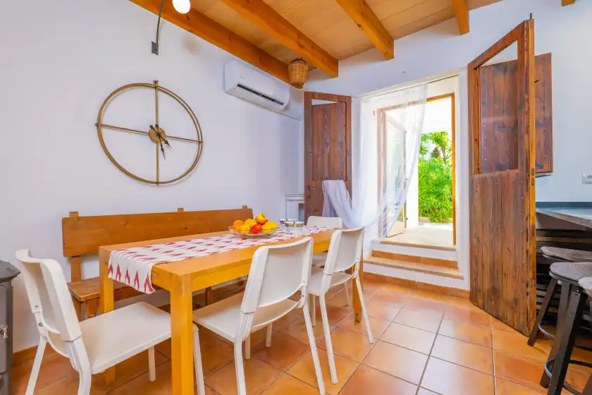 Holiday rentals in Can mateu (campanet), Campanet