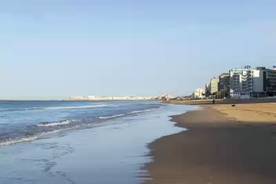 Playa de La Victoria, Cádiz, Vacalia.com