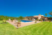 Holiday rentals in Finca kelly