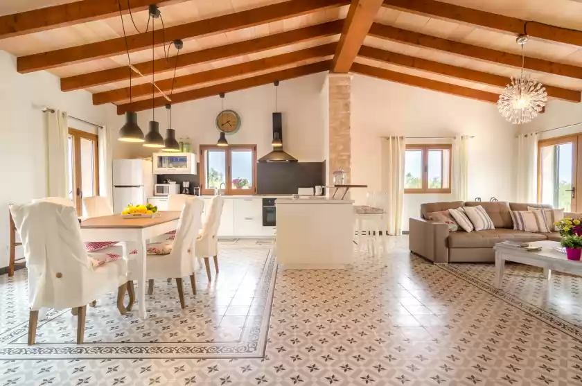 Holiday rentals in Can xesquet (pleta morell), ses Salines