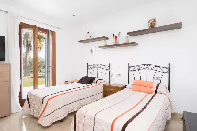Holiday rentals in Sa blanquera - adults only, Sa Pobla