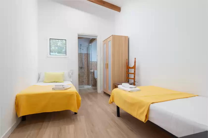 Holiday rentals in Ca na menuda, Biniali