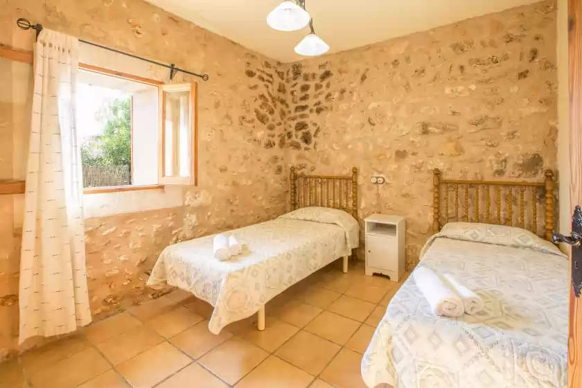 Holiday rentals in Casa rural sa sorda, Campos