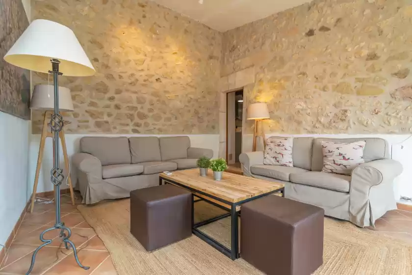 Holiday rentals in Ses cases velles de son baró, Sant Joan