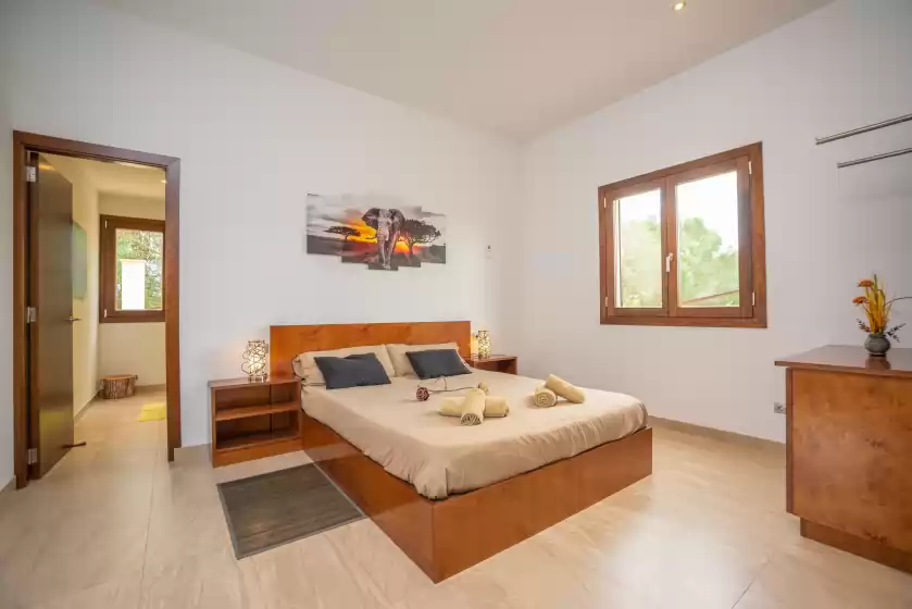 Holiday rentals in Luz de luna, Petra