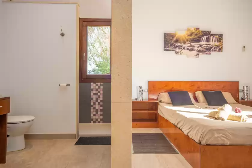 Holiday rentals in Luz de luna, Petra