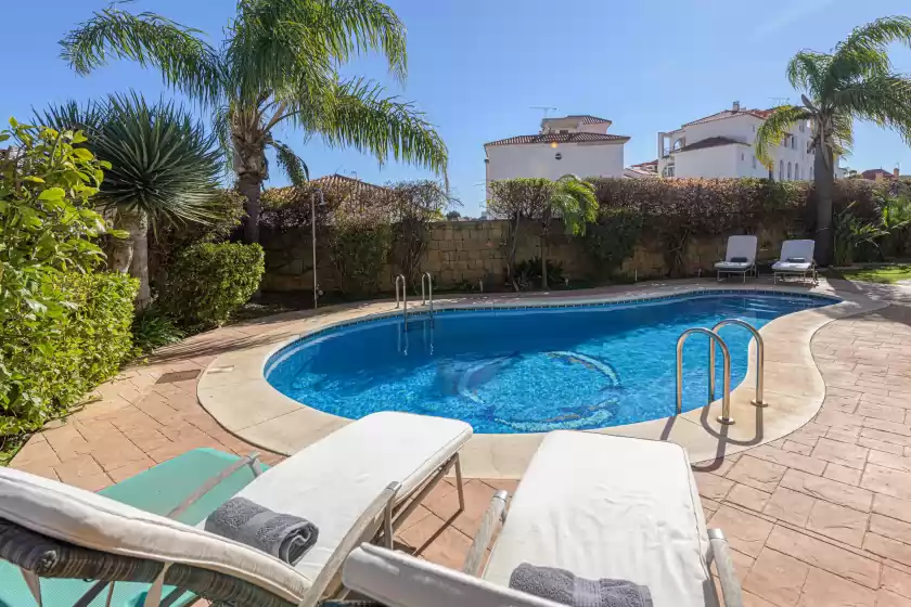 Holiday rentals in Villa riviera, Calahonda-Chaparral