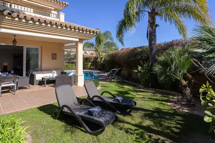 Holiday rentals in Villa riviera, Calahonda-Chaparral