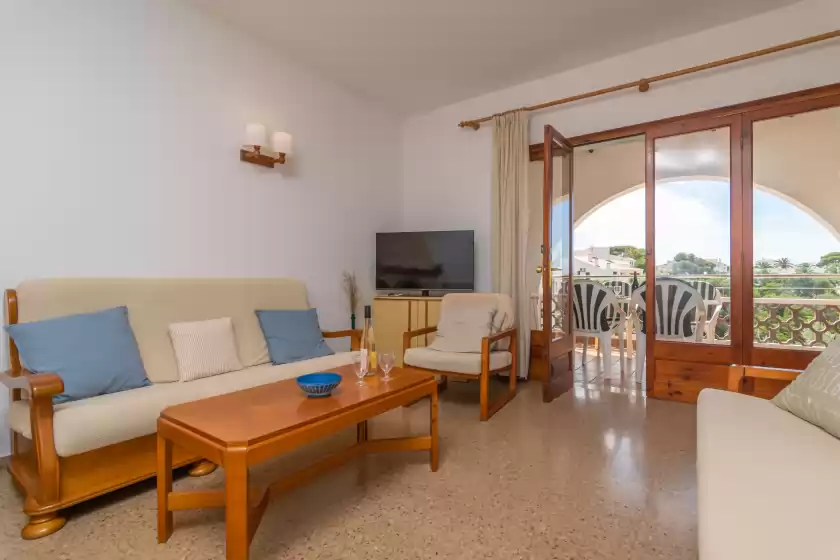 Holiday rentals in Can jaume 6, es Canutells