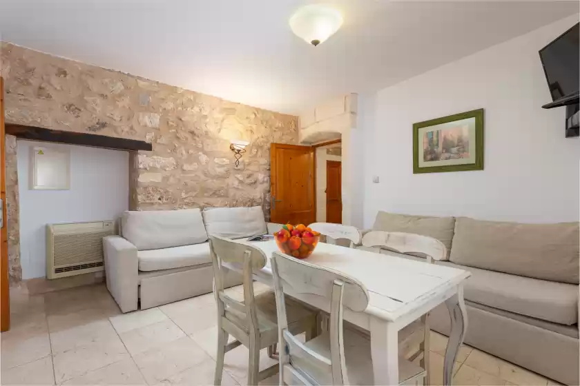 Holiday rentals in Sa franquesa vella - ferran malferit, Vilafranca de Bonany