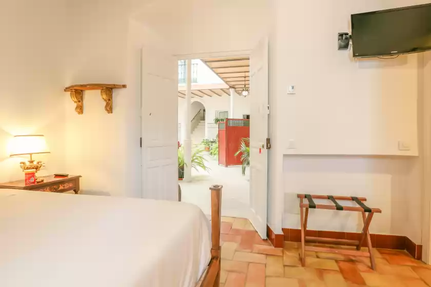 Holiday rentals in Posada de la casa del pintor hab. huelva - adults , Carmona