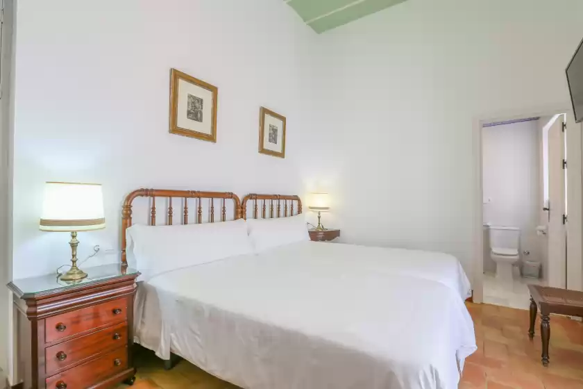 Holiday rentals in Posada de la casa del pintor hab. granada - adults, Carmona