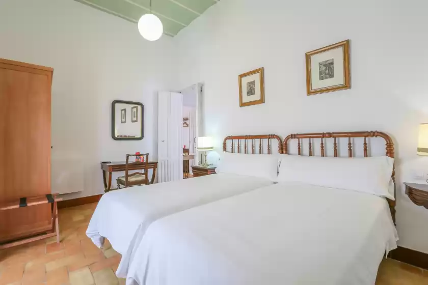 Holiday rentals in Posada de la casa del pintor hab. granada - adults, Carmona