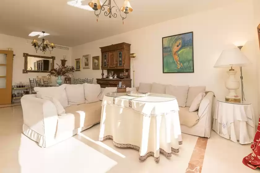 Holiday rentals in Spikes, Sotogrande