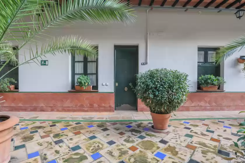 Holiday rentals in Patio de la cartuja 2 pax, Sevilla