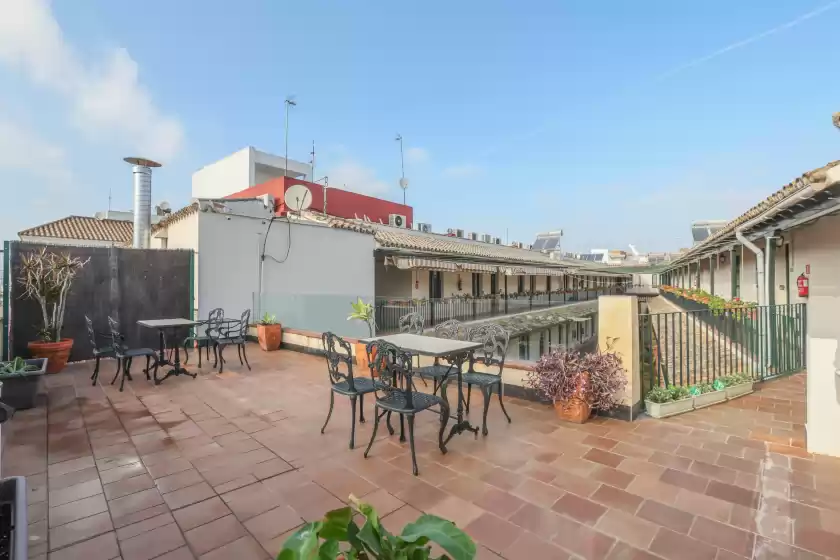 Holiday rentals in Patio de la cartuja 2 pax, Sevilla