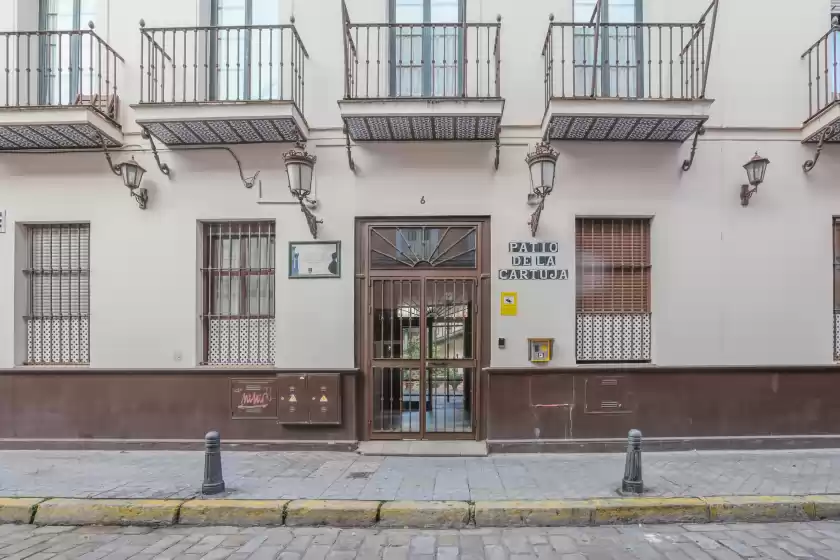 Holiday rentals in Patio de la cartuja 4 pax, Sevilla