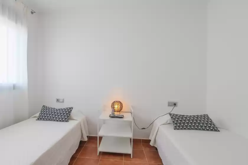 Holiday rentals in Magallanes, Nuevo Portil