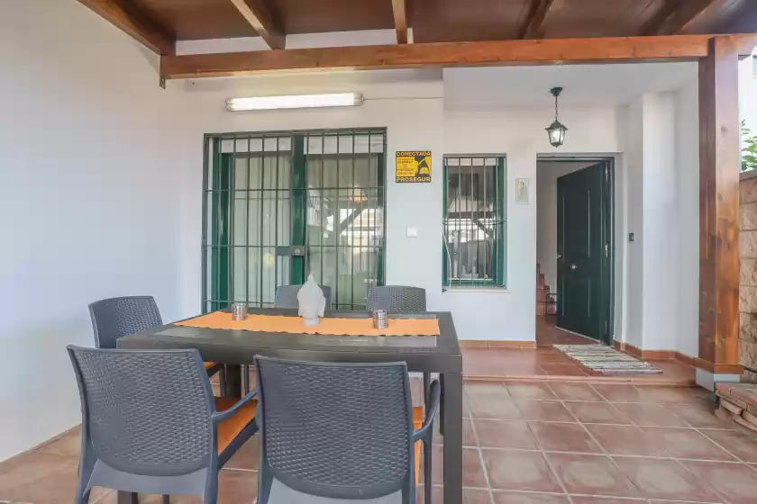 Holiday rentals in Magallanes, Nuevo Portil