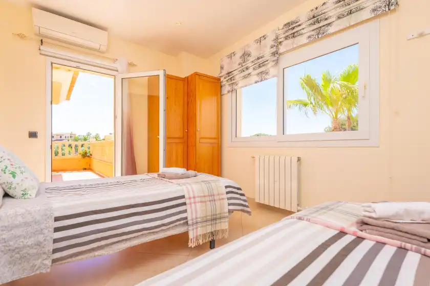 Holiday rentals in Chalet libertat, sa Torre
