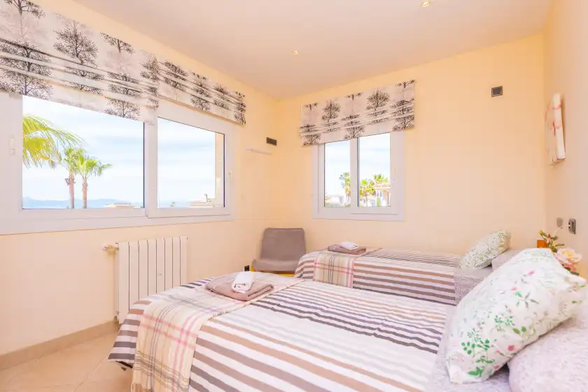 Holiday rentals in Chalet libertat, sa Torre