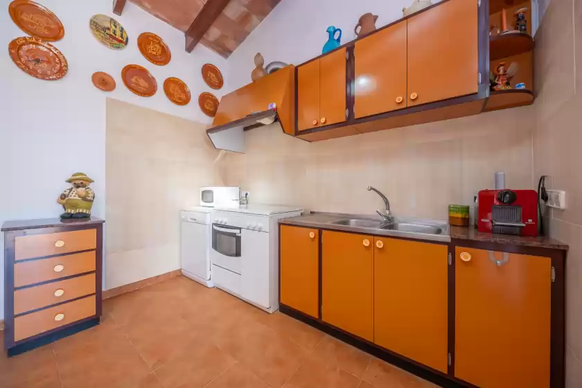 Holiday rentals in Can pintat (llubí), Llubí