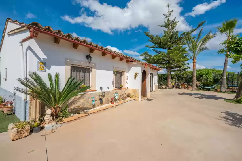 Holiday rentals in Can pintat (llubí), Llubí