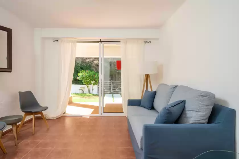 Holiday rentals in Villa arena, Es Mercadal