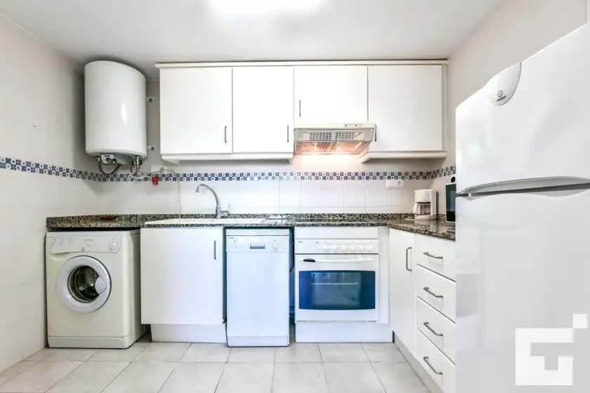 Alquiler vacacional en Apolo xvi 2 4 19 - grupo turis, Calp