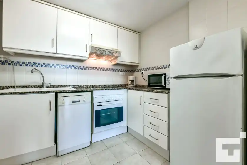 Alquiler vacacional en Apolo xvi 2 4 19 - grupo turis, Calp