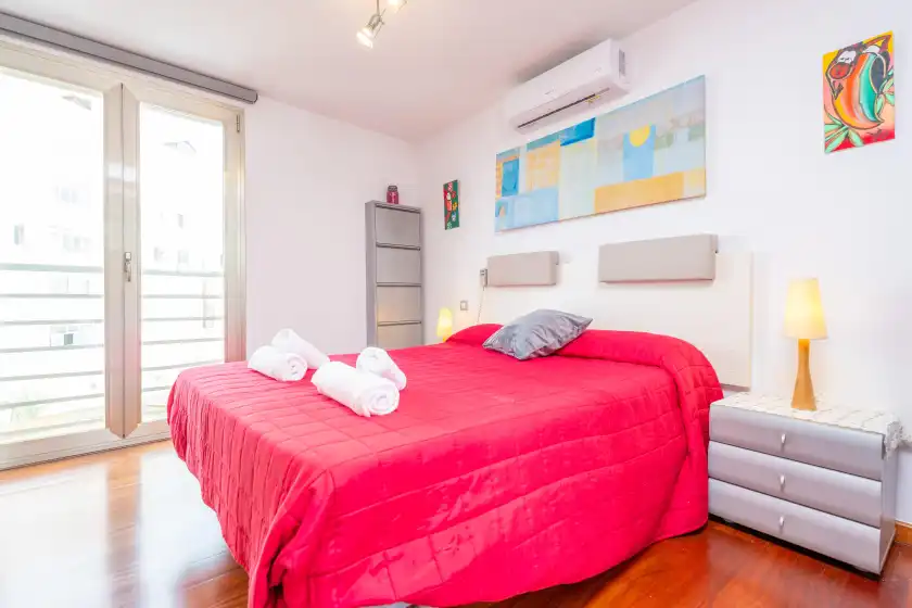 Holiday rentals in Villa palmera, Es Molinar