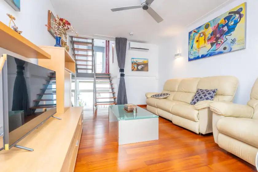 Holiday rentals in Villa palmera, Es Molinar