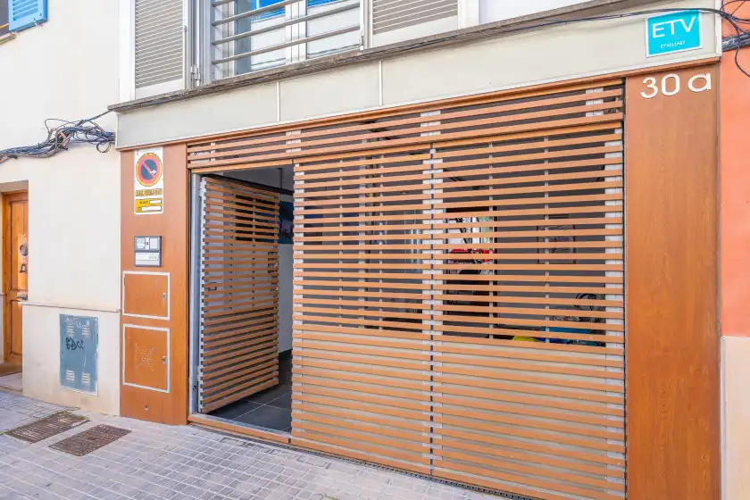 Holiday rentals in Villa palmera, Es Molinar