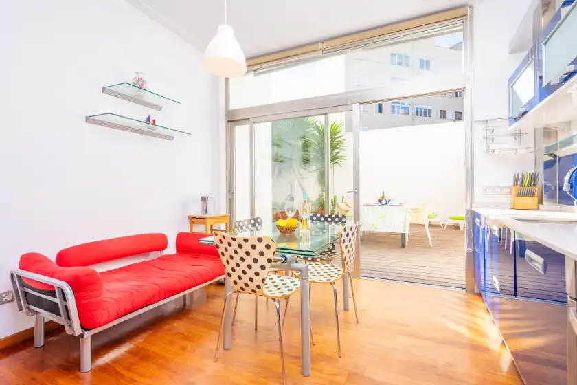 Holiday rentals in Villa palmera, Es Molinar