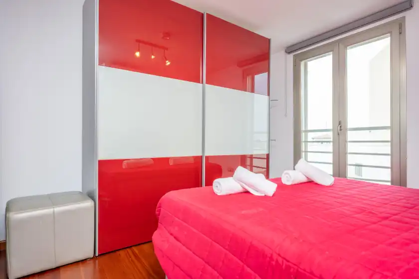 Holiday rentals in Villa palmera, Es Molinar