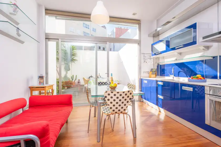 Holiday rentals in Villa palmera, Es Molinar