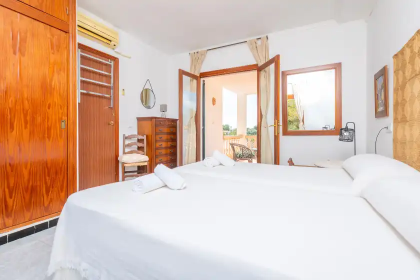 Ferienhaus auf Horabaixa, Portopetro