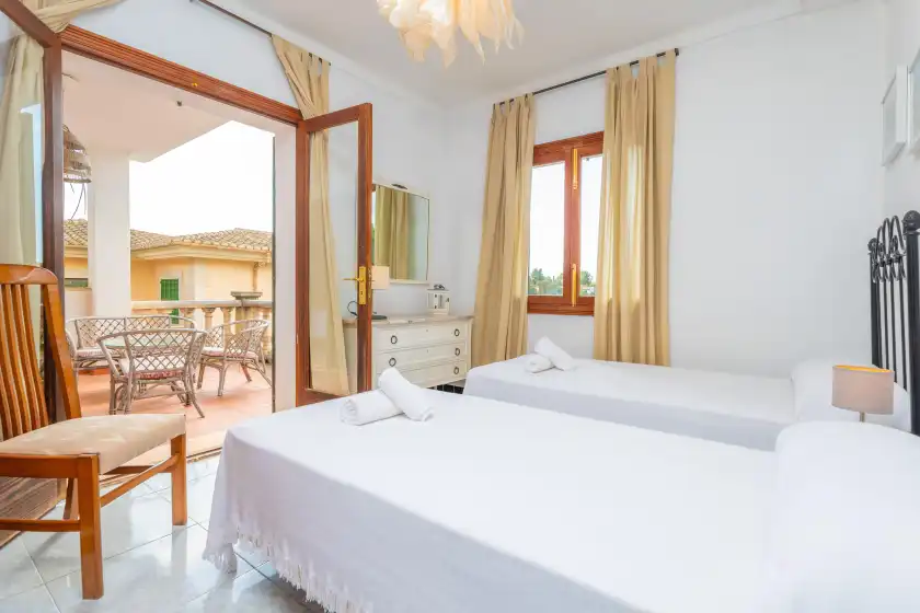 Ferienhaus auf Horabaixa, Portopetro