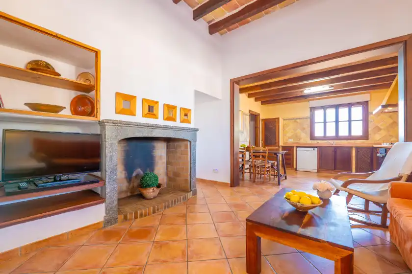Holiday rentals in Son rossinyol nou, Campos