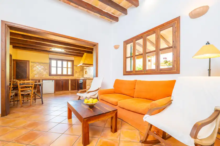 Holiday rentals in Son rossinyol nou, Campos