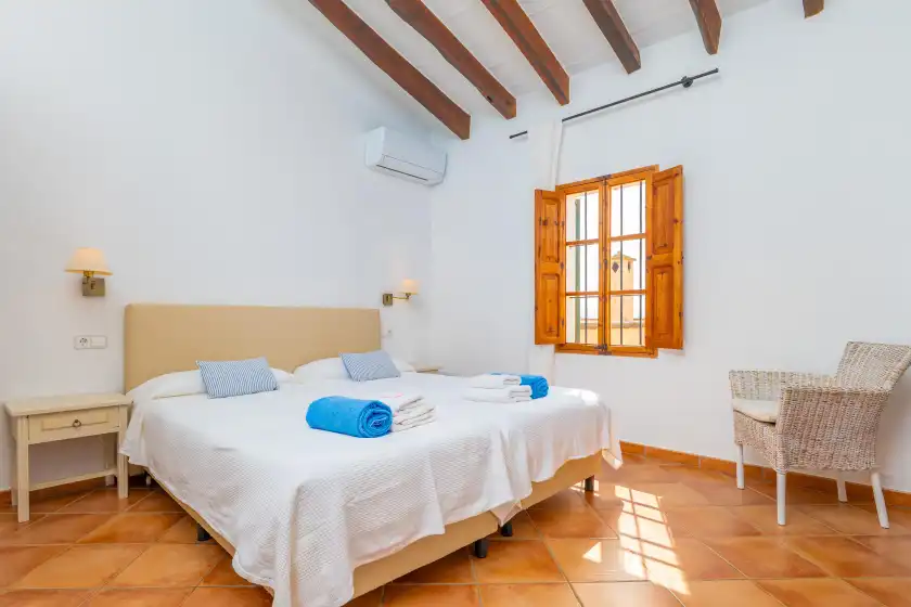 Holiday rentals in Son rossinyol nou, Campos