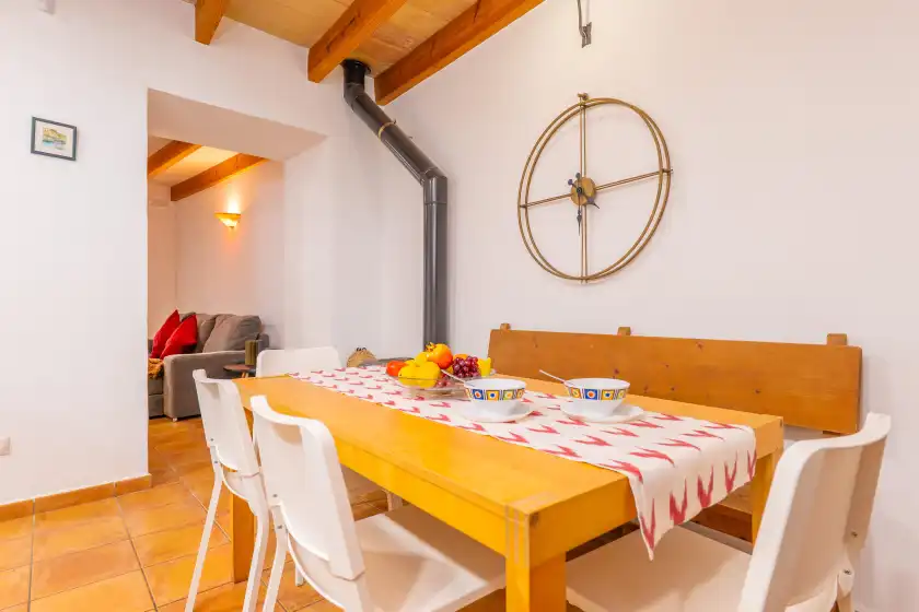 Holiday rentals in Can mateu (campanet), Campanet