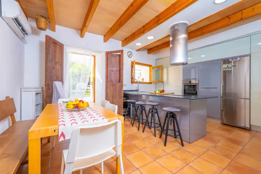 Holiday rentals in Can mateu (campanet), Campanet