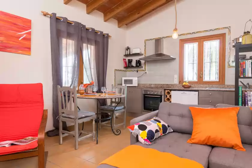 Holiday rentals in Can gallu - adults only, Moscari